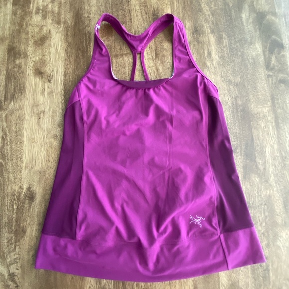 Arc'teryx Tops - 🔥 sale! Arc’teryx Purple Pink Razor Back Tank.